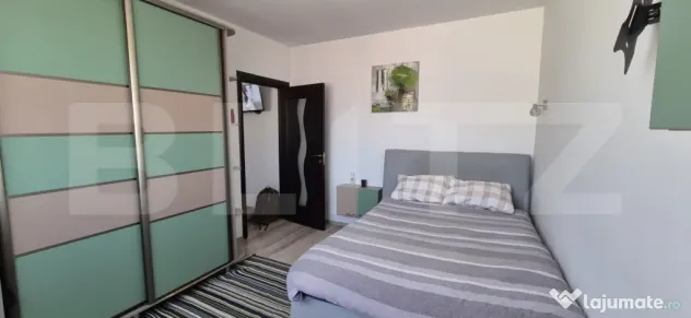 Apartament 2 camere semidecomandat, parcare, zona Terra
