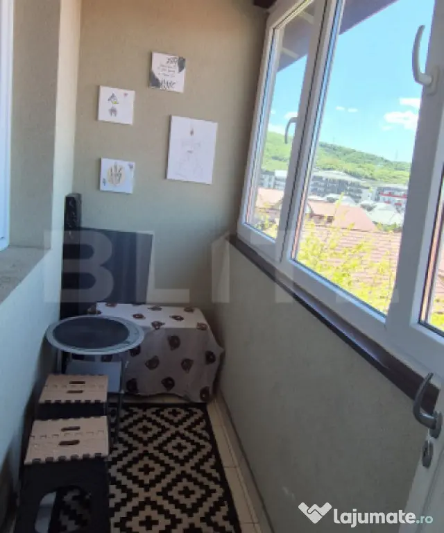 Apartament 2 camere semidecomandat, parcare, zona Terra
