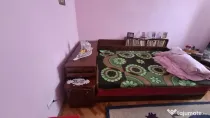 Mobila dormitor formată din recamier și toaletă cu oglindă mare