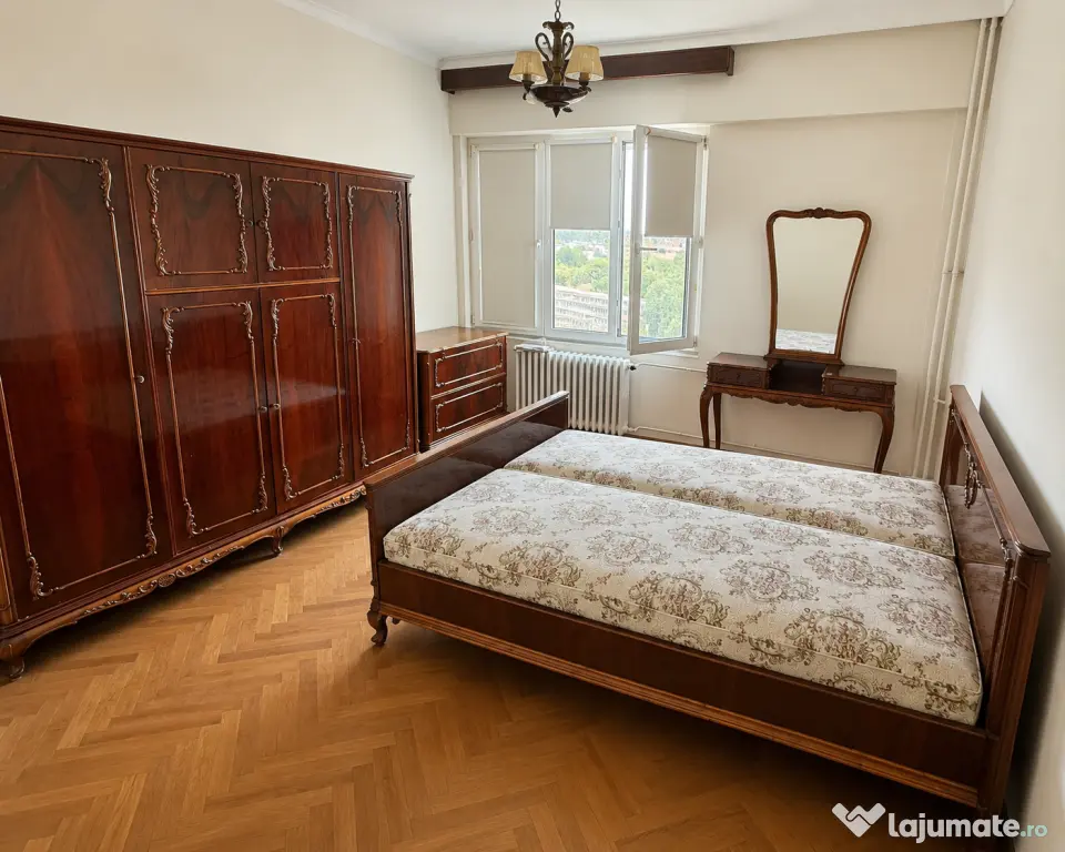 Set Mobilier Dormitor Vintage Stil Clasic cu ornamente sculptate