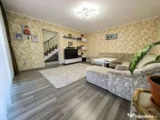 Duplex P+M cu 3 camere și curte, renovata complet