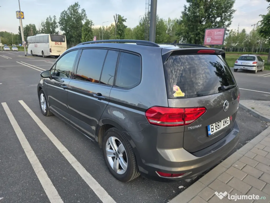 VW Touran 2016 cu 195.000km reali, 2.0 TDI 150CP Diesel, cutie automata, Webasto, camere
