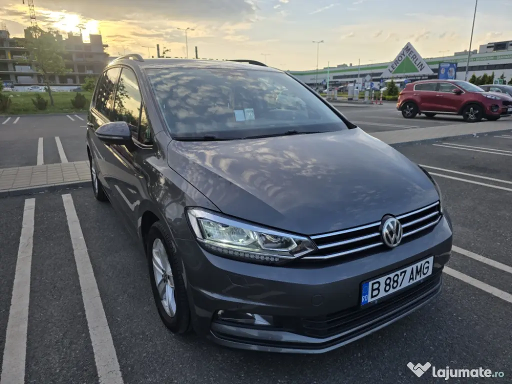 VW Touran 2016 cu 195.000km reali, 2.0 TDI 150CP Diesel, cutie automata, Webasto, camere