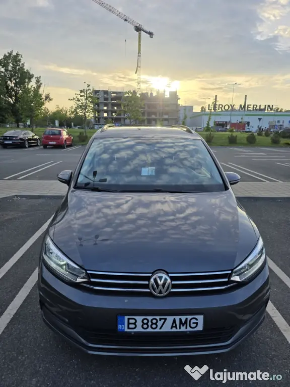 VW Touran 2016 cu 195.000km reali, 2.0 TDI 150CP Diesel, cutie automata, Webasto, camere