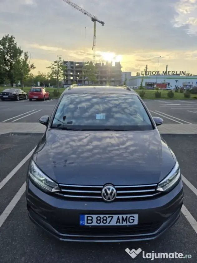 VW Touran 2016 cu 195.000km reali, 2.0 TDI 150CP Diesel, cutie automata, Webasto, camere