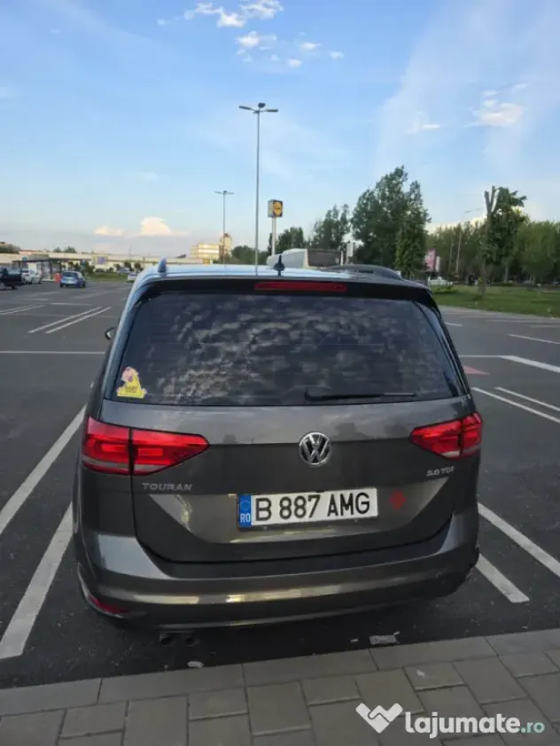 VW Touran 2016 cu 195.000km reali, 2.0 TDI 150CP Diesel, cutie automata, Webasto, camere
