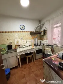 APARTAMENT 3 CAMERE DECOMANDAT
