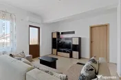 Apartament de inchiriat cu 3 camere in zona Intim