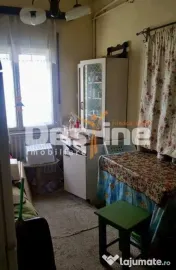 Vand casa ultracentrl Simeria din caramida acces de pe 2 ... 