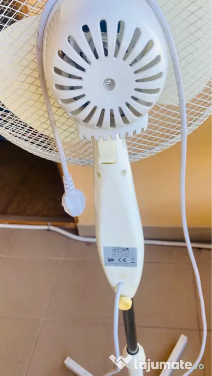 Vând aeroterma și ventilator vertical!