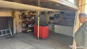 Vila cu supraveghere video, aproape de pădurea Roșu
