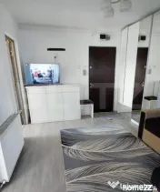 Apartament cu 3 camere, renovat, etaj intermediar, zona Geor 