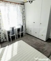 Apartament cu 3 camere, renovat, etaj intermediar, zona Geor 