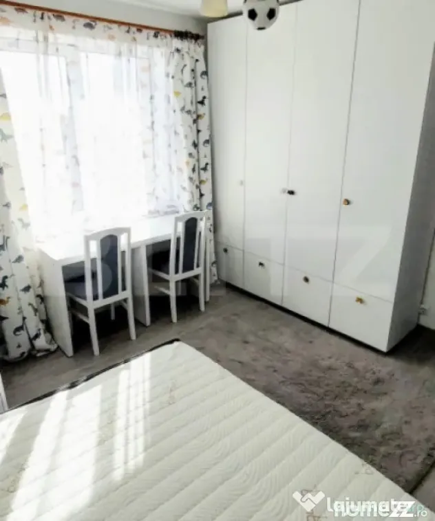 Apartament cu 3 camere, renovat, etaj intermediar, zona Geor