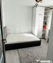 Apartament cu 3 camere, renovat, etaj intermediar, zona Geor 