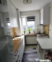 Apartament cu 3 camere, renovat, etaj intermediar, zona Geor 