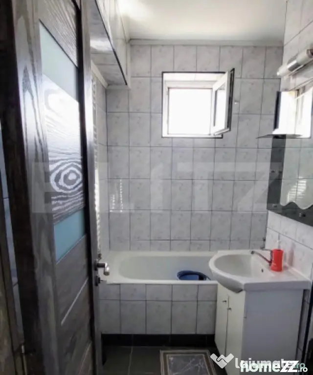 Apartament cu 3 camere, renovat, etaj intermediar, zona Geor