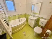 Apartament 3 camere 53 mp , 2 parcări, gradina 65mp, Eroilo 