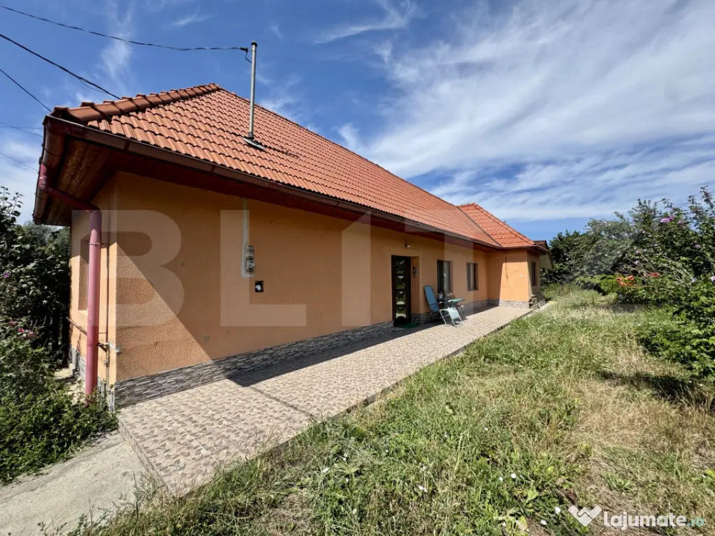 Casă renovată de vânzare – Leordeni, la 15 km de Târgu