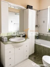 De vânzare apartament 3 camere decomandat, complet mobil...