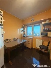 2 Camere, Brancoveanu, vis a vis de statia de metrou, Parcar