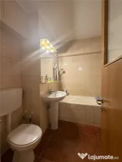 2 Camere, Brancoveanu, vis a vis de statia de metrou, Parcar