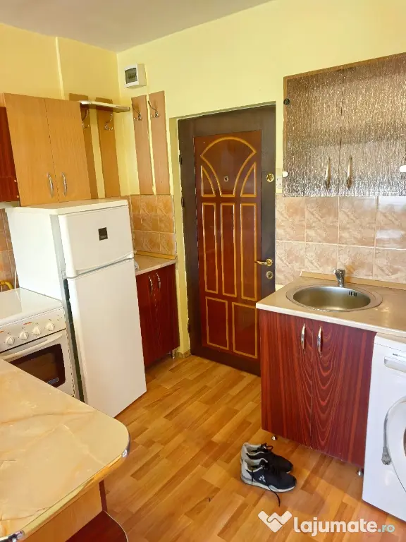 Închiriez apartament cu 2 camere Intim