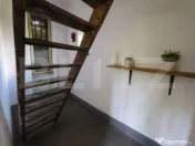 Casă cu 2 dormitoare și 3 ari de teren, zonă liniștită