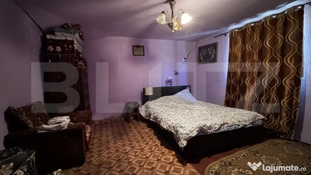 Casă bătrânească 62 mp construiți, 1.427 mp teren, comu
