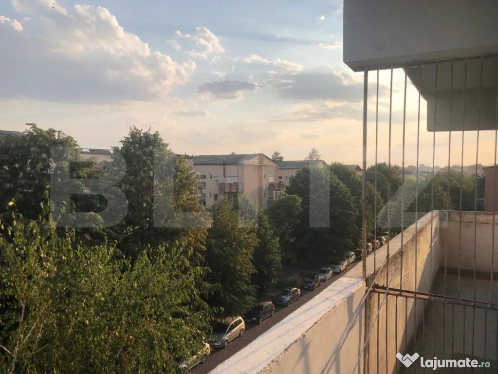 Apartament 2 camere ,decomandat , 56 mp , Micro 17
