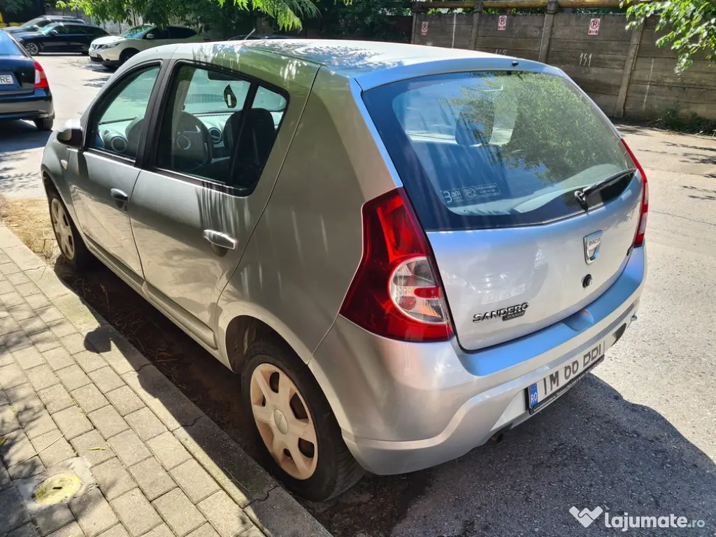 Dacia Sandero 1.6 MPI Laureate 2009, 87CP benzina - primul proprietar