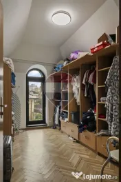 Casă / Vilă cu 7 camere de vânzare în zona Parcul Cir... 