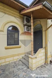 Casă / Vilă cu 7 camere de vânzare în zona Parcul Cir... 