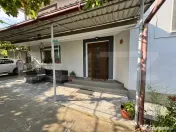 Casă individuală de închiriat – zonă liniștită, cu 1 