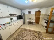 Casă individuală de închiriat – zonă liniștită, cu 1 