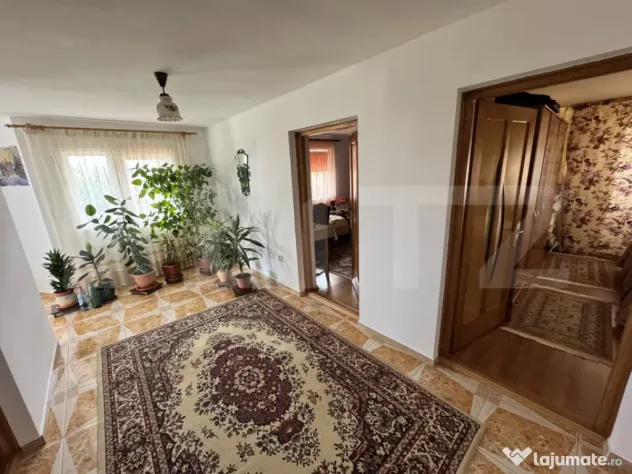 Casă individuală de închiriat – zonă liniștită, cu 1