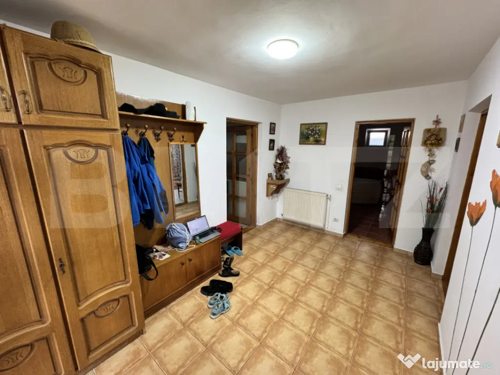 Casă individuală de închiriat – zonă liniștită, cu 1
