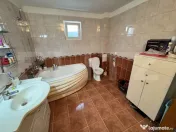 Casă individuală de închiriat – zonă liniștită, cu 1 