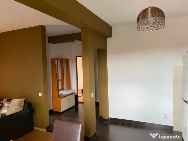 Inchiriez Ap. 2 camere cu parcare in centrul Clujului