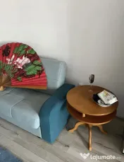 Masă rotundă lemn design interior