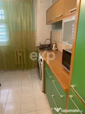 De vânzare apartament 3 camere, parter, zona centrala, Cons 