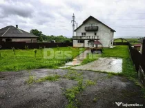Vila cu etaj si mansarda, teren 7.200 mp, 1.550 mp intrav...