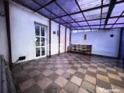 Vila cu etaj si mansarda, teren 7.200 mp, 1.550 mp intrav... 