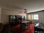 Apartament cu 3 camere de vânzare în zona Pompieri 