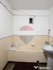 Apartament cu 3 camere de vânzare în zona Pompieri 