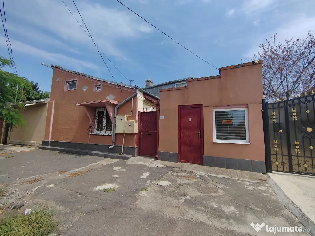 Casa de vânzare