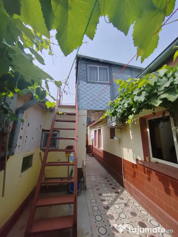 Casa de vânzare