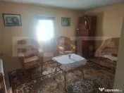 Proprietate cu 2 case, 2.100 mp teren și multiple anexe