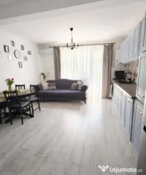 Vand apartament 3 camere +terasa 8mp zona Teilor