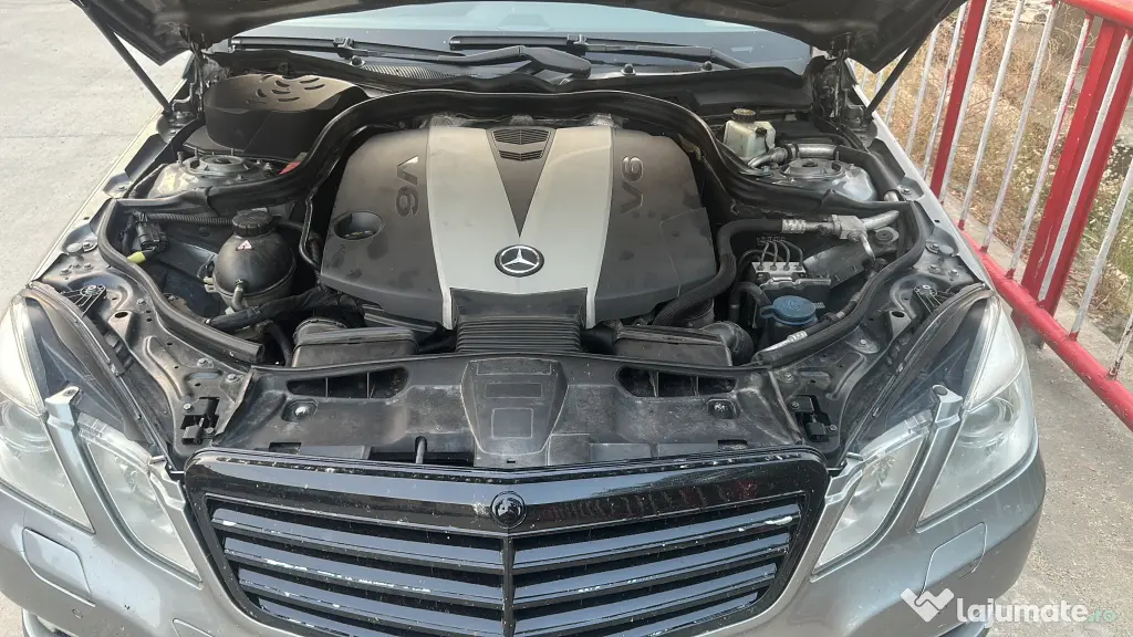 Mercedes E350 an 2011 265 CP stock